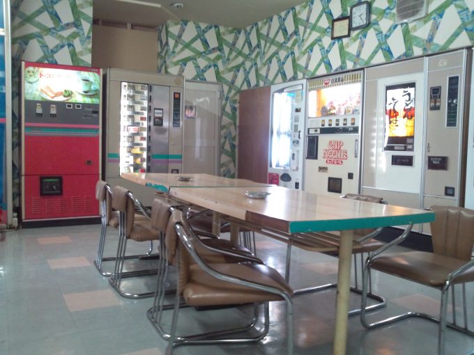 レトロ自販機コーナー
